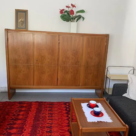 Vintageroom In Moderner Umgebung